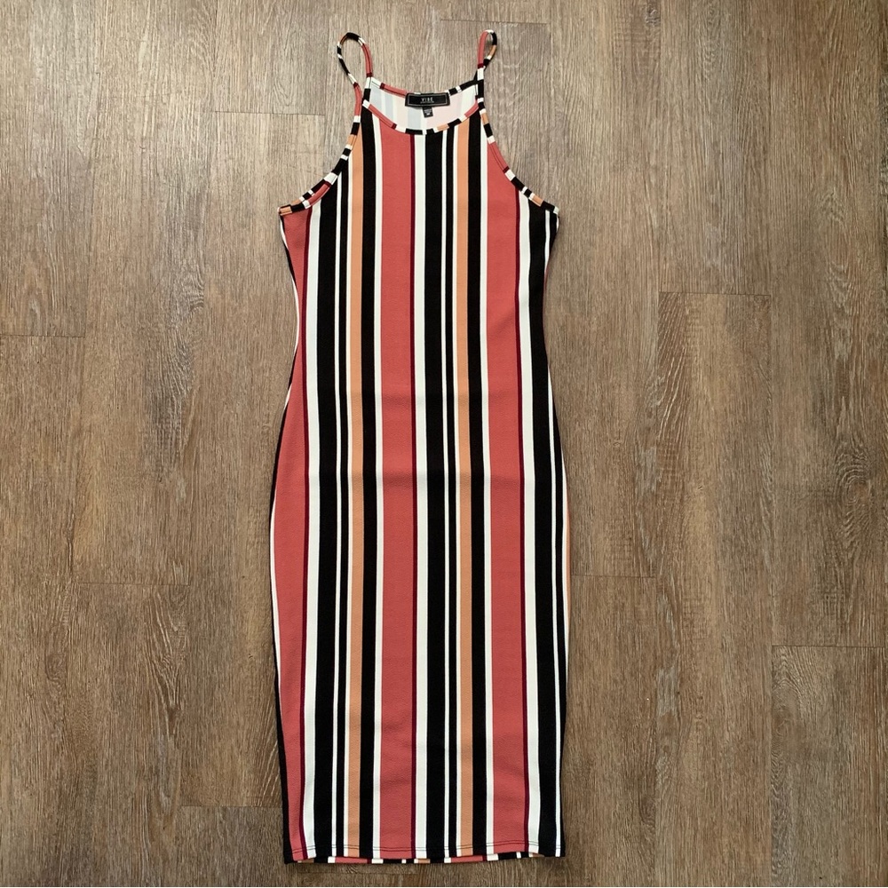 Vibe Sportswear Midi Dress Size Medium
